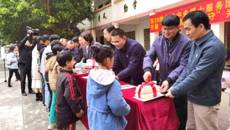 球王会网页版杨学文书记代表学校参加第20批来桂中央博士服务团与自治区文化和旅游厅联合开展的“智力扶贫 让爱留守”活动