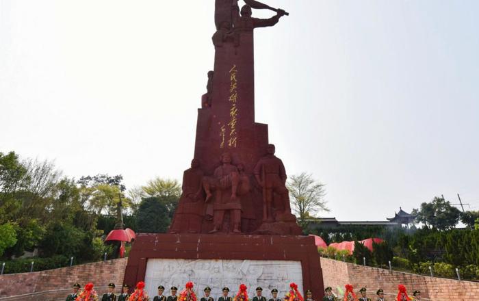 球王会网页版团员参加2024 年“清明祭英烈 共铸中华魂”纪念活动